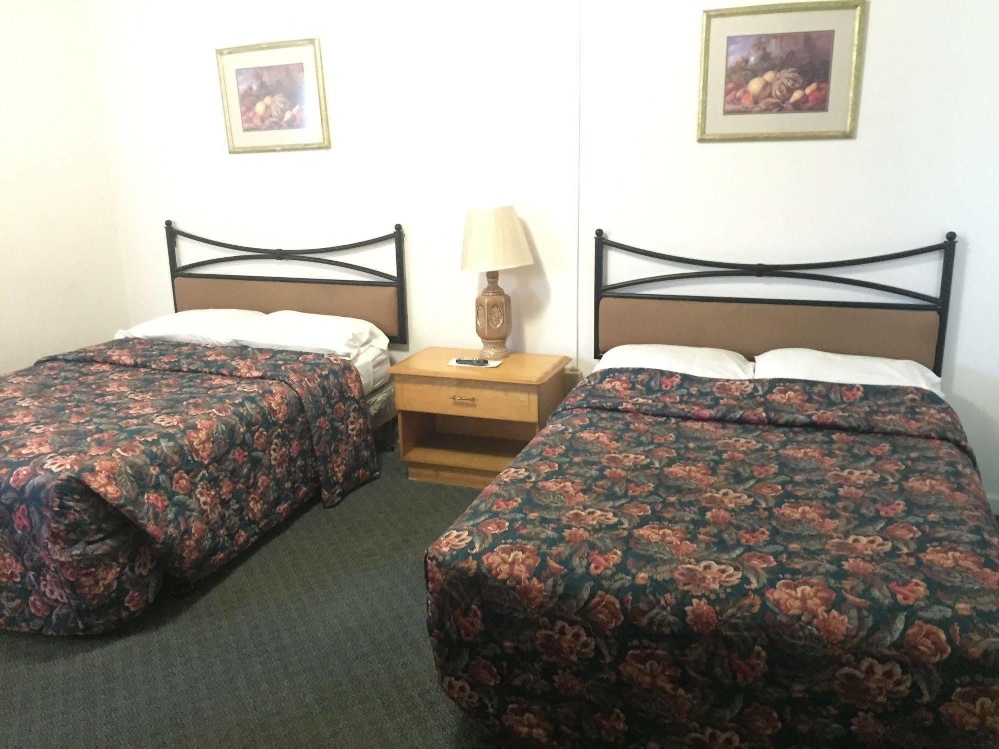 Travel Inn Of 赛百灵 外观 照片