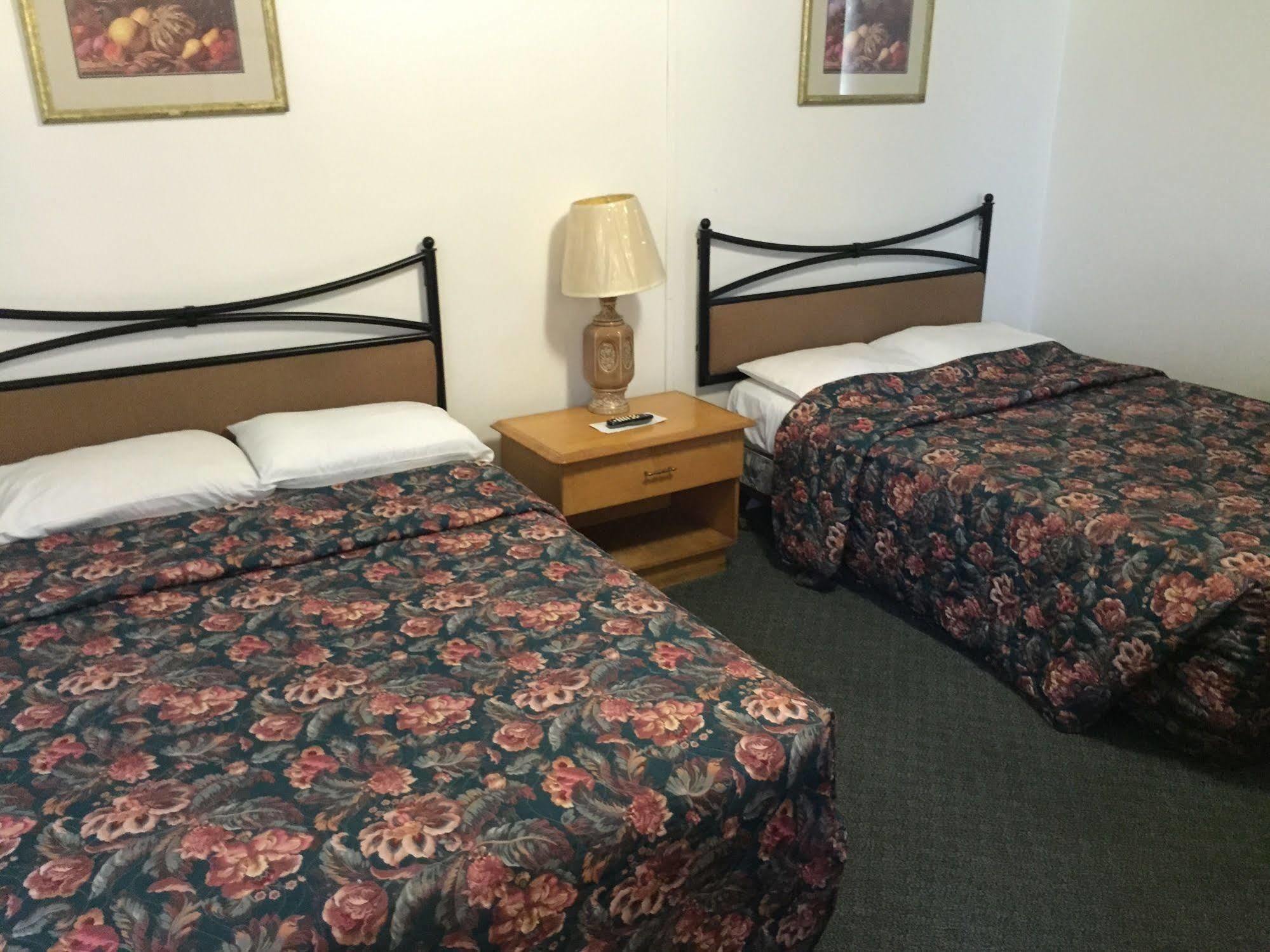 Travel Inn Of 赛百灵 外观 照片