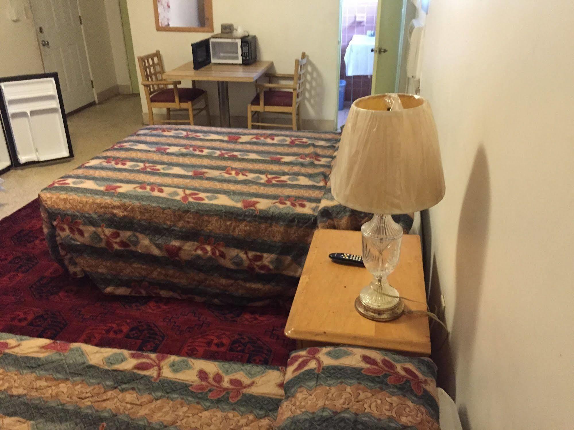 Travel Inn Of 赛百灵 外观 照片