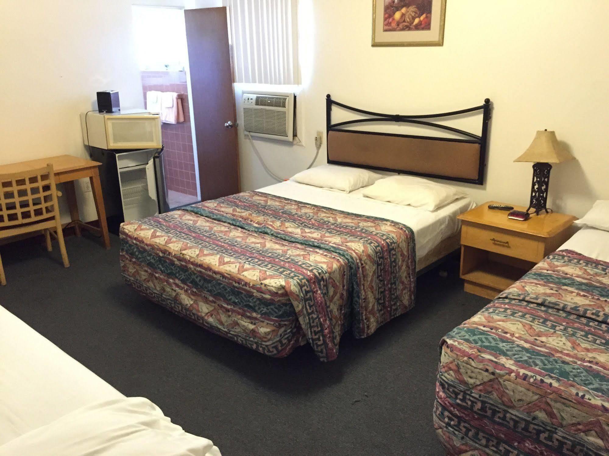 Travel Inn Of 赛百灵 外观 照片