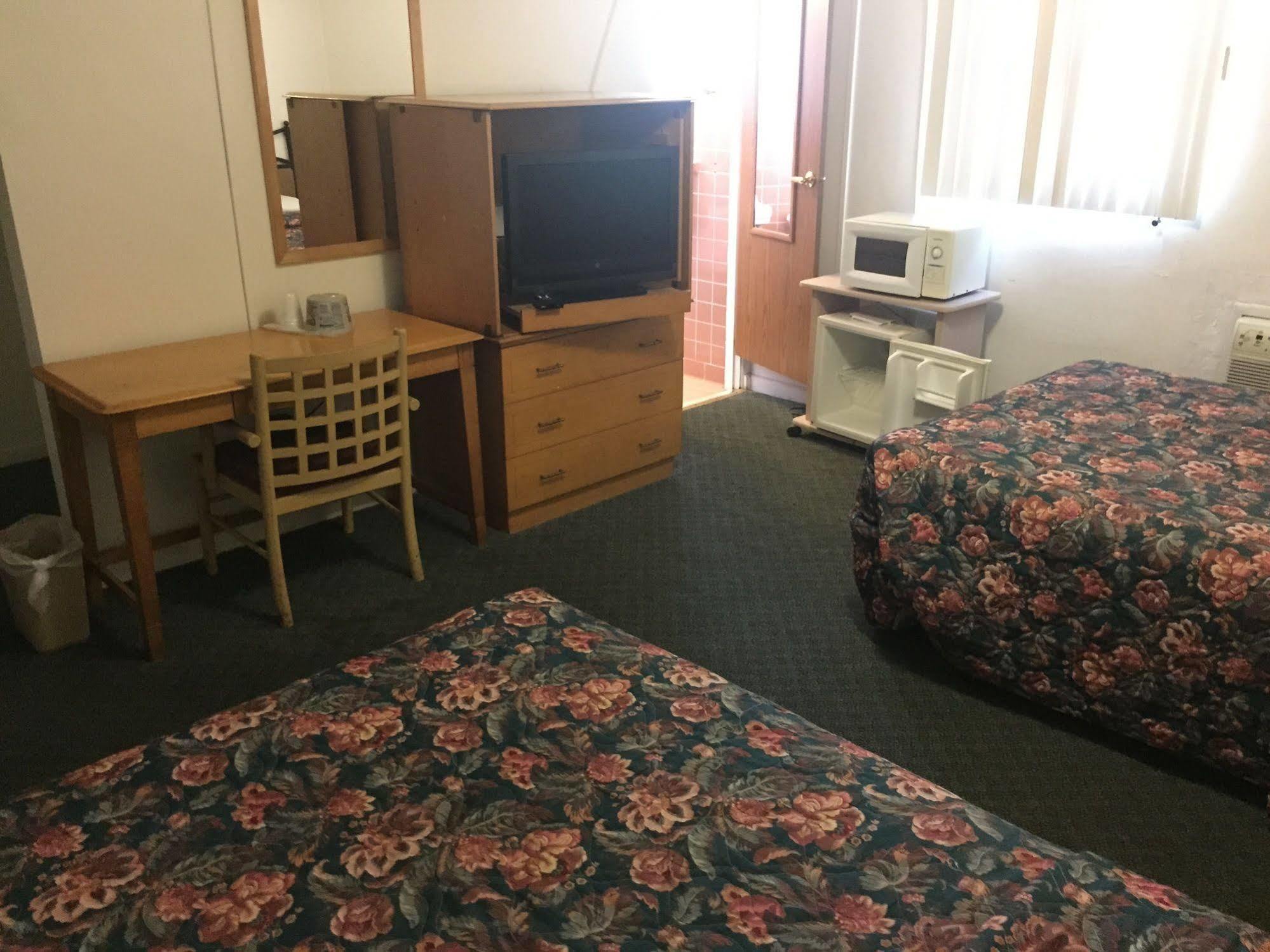 Travel Inn Of 赛百灵 外观 照片
