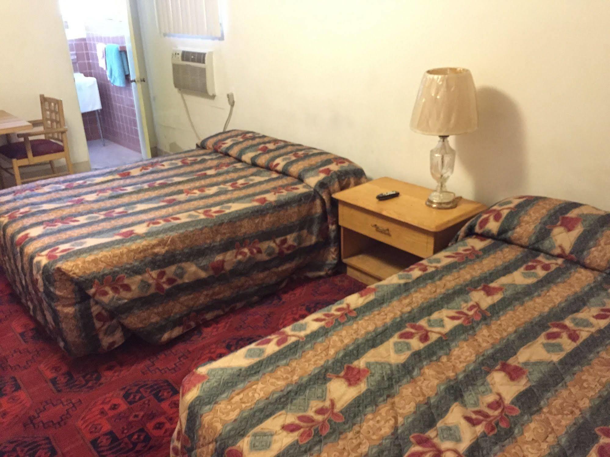 Travel Inn Of 赛百灵 外观 照片