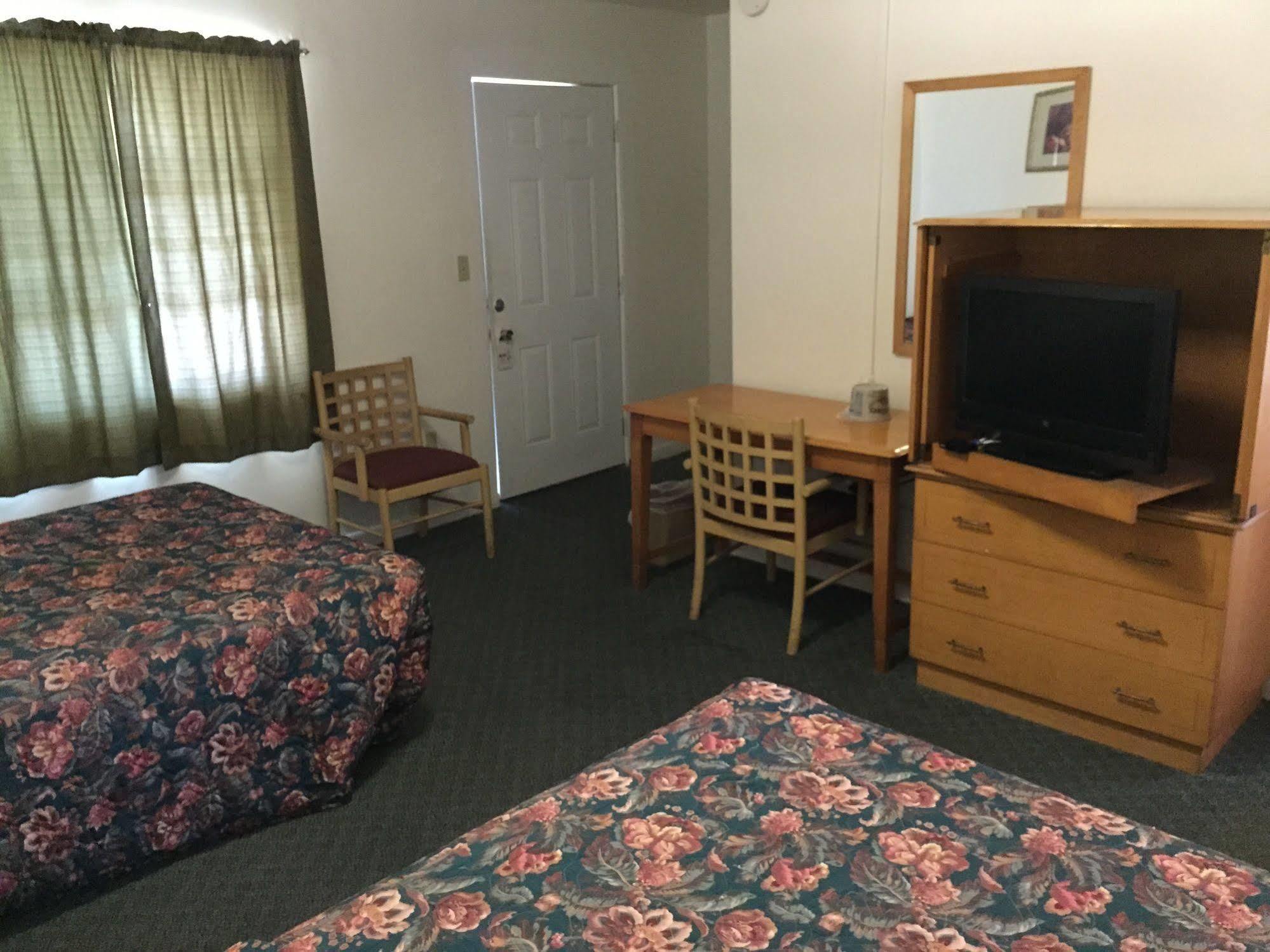 Travel Inn Of 赛百灵 外观 照片