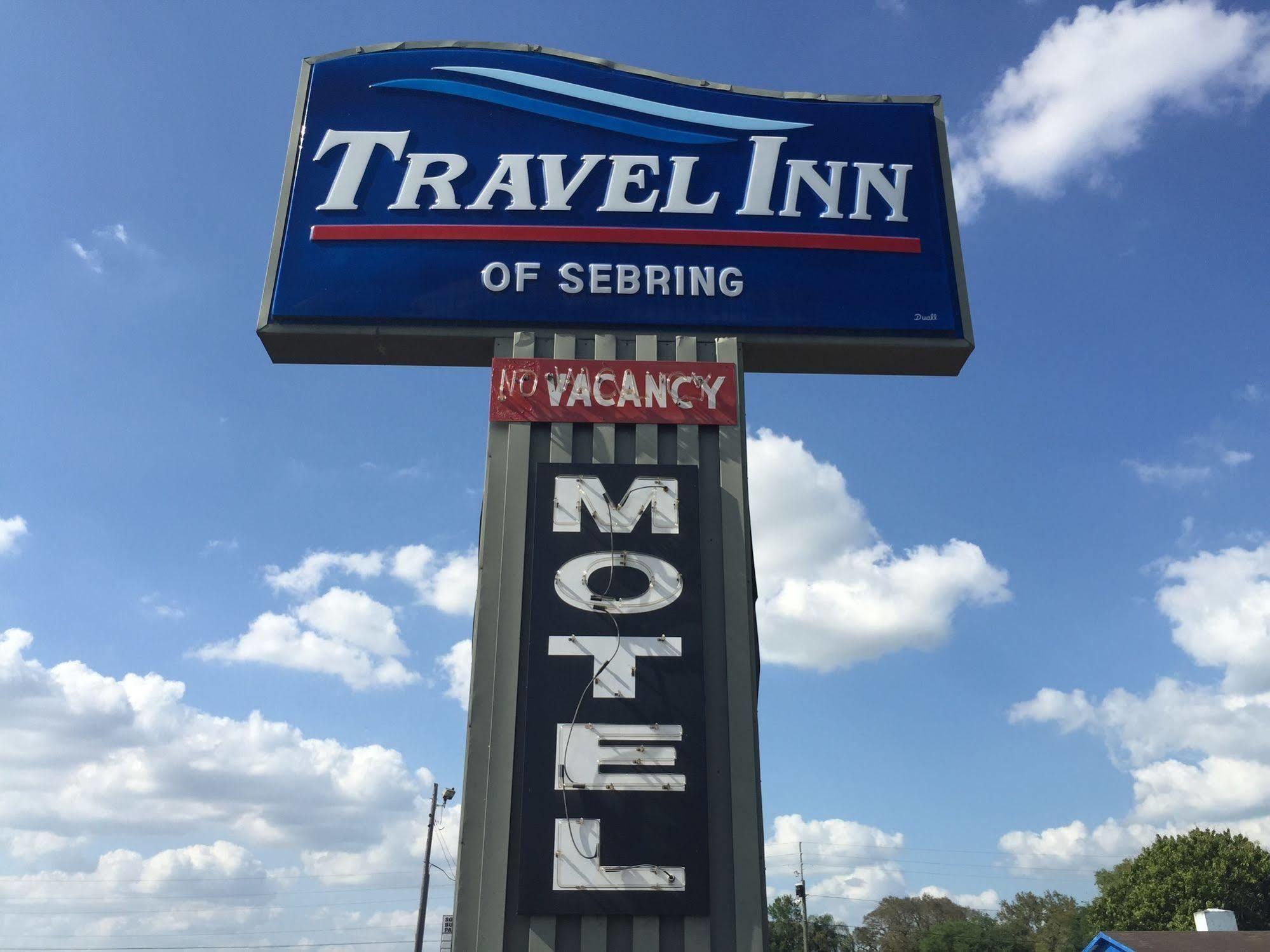 Travel Inn Of 赛百灵 外观 照片